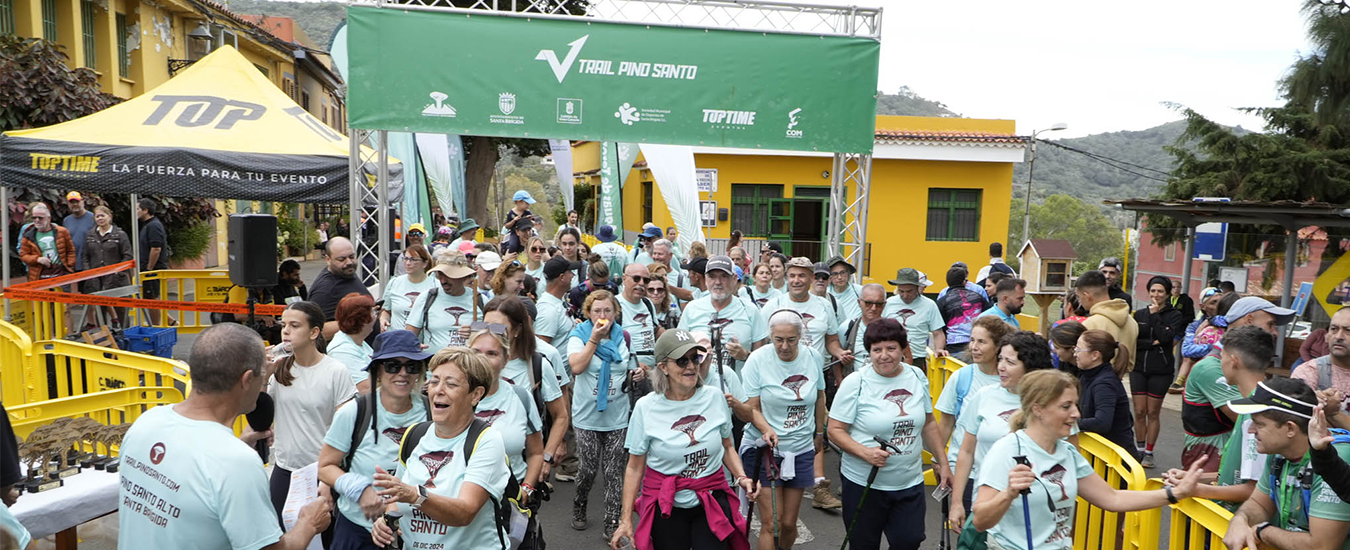 Llegada a la meta senderismo Trail Pino Santo 2025